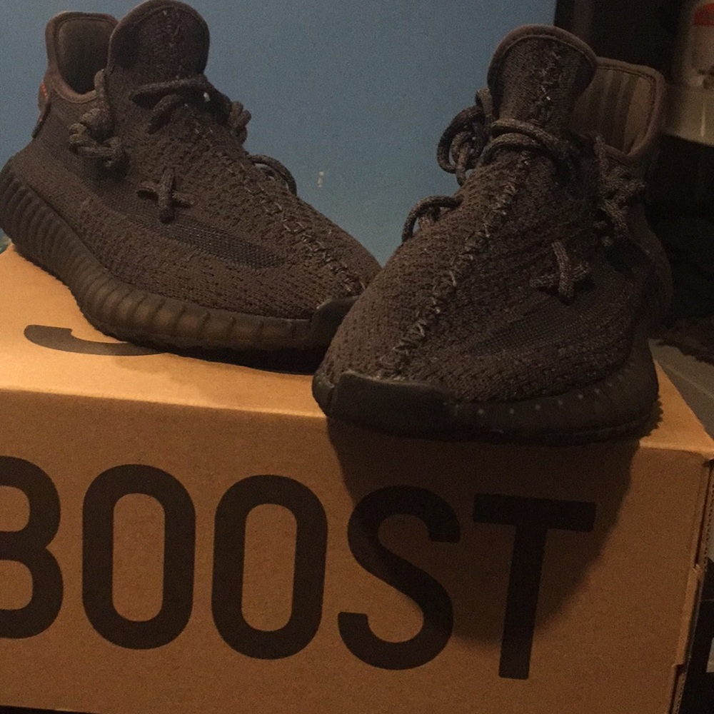 Yeezy 350 black reflective